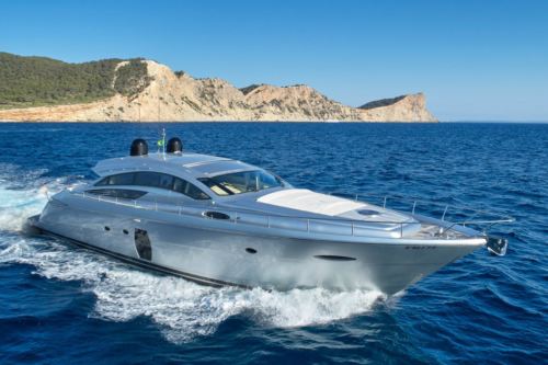 Pershing 72
